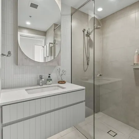 Apartment 2b2b High Floor With Riverview & Parking Brisbane