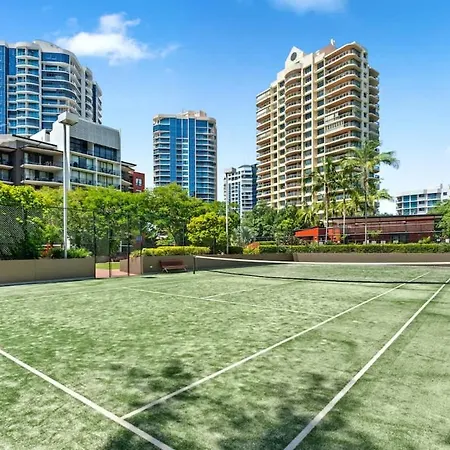 Hideaway - Pool Gym Bbq Tennis Court Apartment *