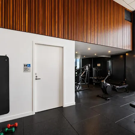 Skytower Level 53 Free Parking Sleeps 5 Cbd Brisbane