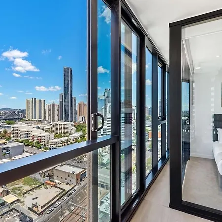 Apartment Skyline In Fortitude Valley *