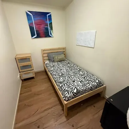 Cozy 2br In Brisbane