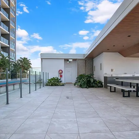 Apartment Windward - Inner-city Skyline With Pool Access