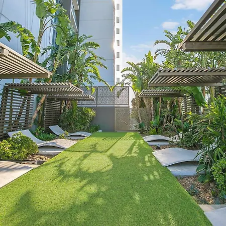 Apartment Windward - Inner-city Skyline With Pool Access