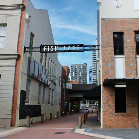 Fab! Skyline Cbd Views Over South Bank Apartment *