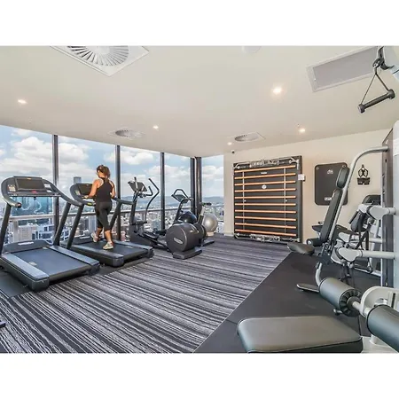 Luxury Sky-high Cbd With Pool, Gym, Parking *