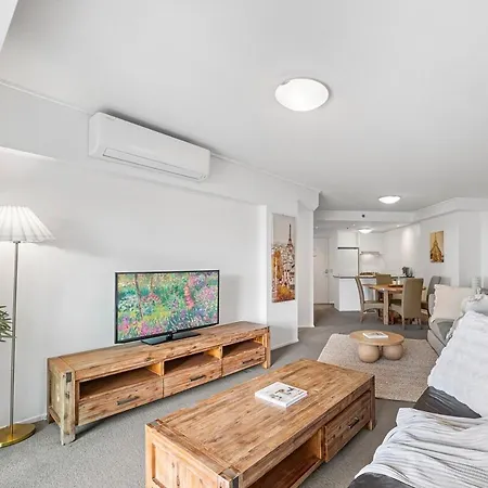 With Stunning River Views Up To 6 Guests And 2 Parking Apartment Brisbane