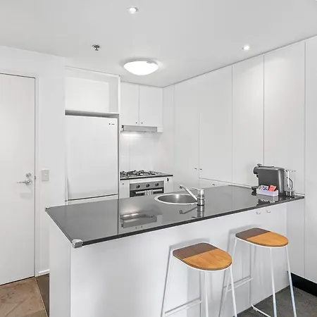 With Stunning River Views Up To 6 Guests And 2 Parking *