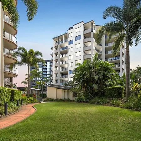 Resort-style 3br River And Hosp Parking And Pool Brisbane