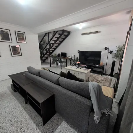 Peaceful, Pool, Lowtox, B'fast Included, Yoga Yard Apartment