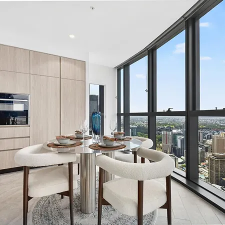 Apartment 3 Bedroom Luxury In The Sky Brisbane