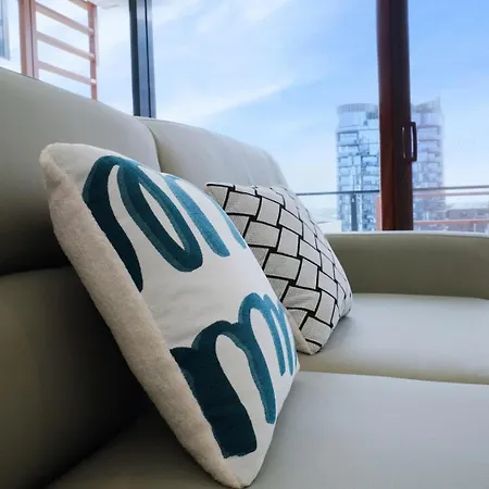 Kozyguru | South | Prime Skyline Retreat Brisbane