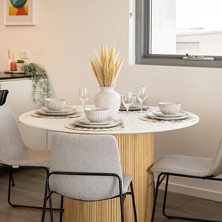 Apartment Luxury 2bed2bath With Pool, Parking, Gym And Views *