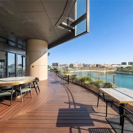 Apartment One Sky - Sleep 6 - Pools Cinema Sauna Gym Free Parking