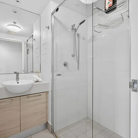 Apartment Portside Luxe Retreat 2br Free Parking & Pool *