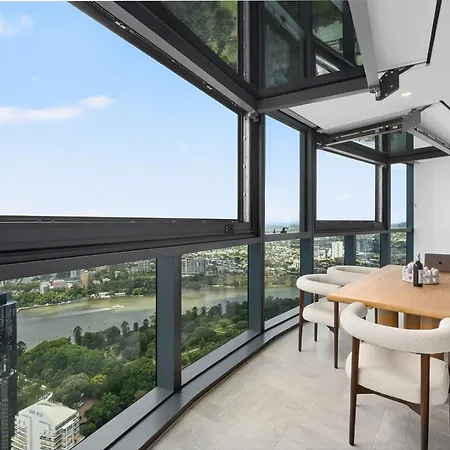 Apartment 3 Bedroom Luxury In The Sky