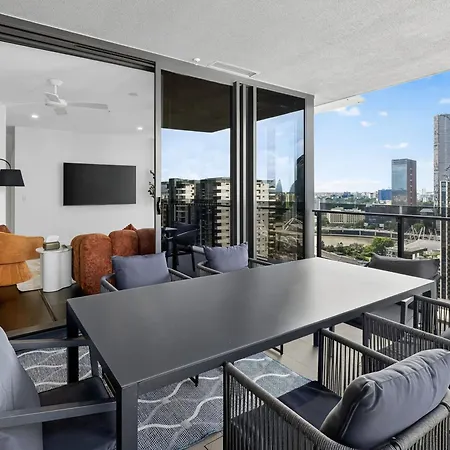 Apartment 31f Premium 3br Skyline River Views One *