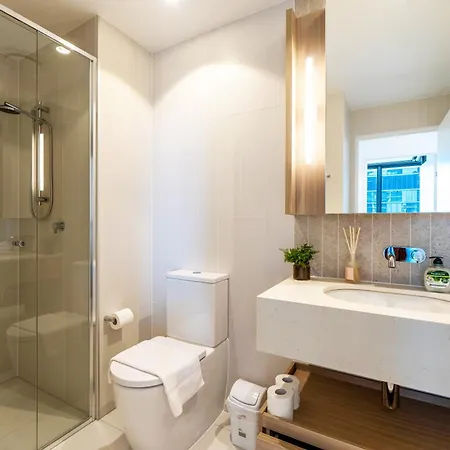 Queens Wharf Charm W/ Balcony Views - Lv 15 - Brisbane