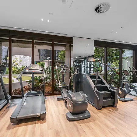 One Sky - Sleep 6 - Pools Cinema Sauna Gym Free Parking *