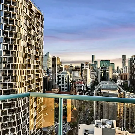 Two-bedroom Escape I Mantra On Queen *