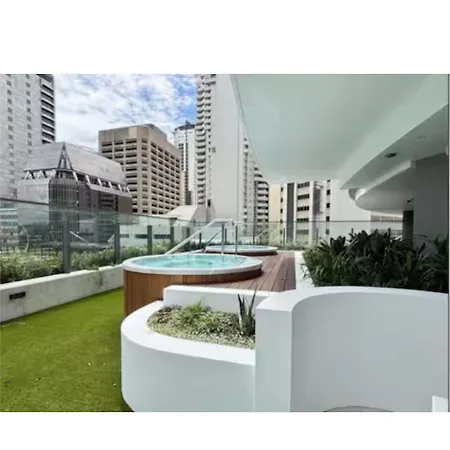 Matcha Madness Zen Escape - Riverfront Apartment Brisbane