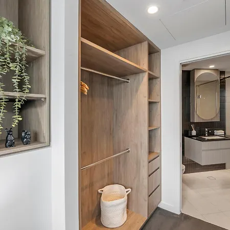 One Sky - Sleep 6 - Pools Cinema Sauna Gym Free Parking Apartment