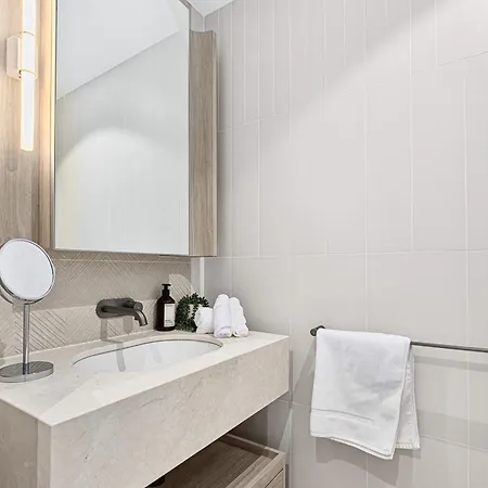 3 Bedroom Luxury In The Sky Apartment