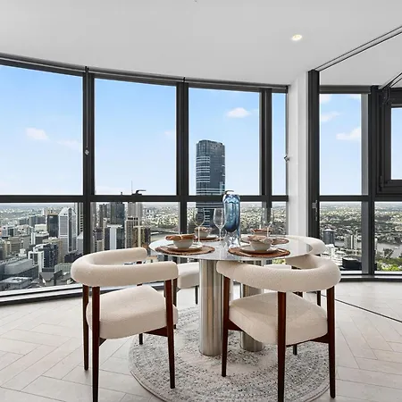 3 Bedroom Luxury In The Sky *