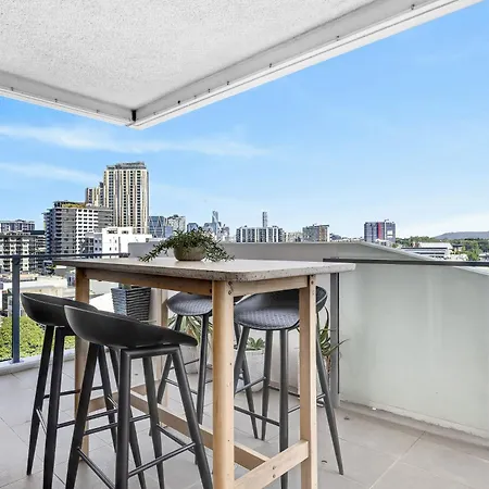 Luxury 2bed2bath With Pool, Parking, Gym And Views *