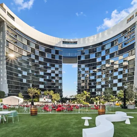 Landmark Queens Wharf 1br Wit Pool Gym And View Brisbane