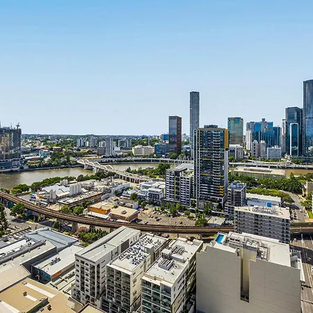 Apartment 31f Premium 3br Skyline River Views One