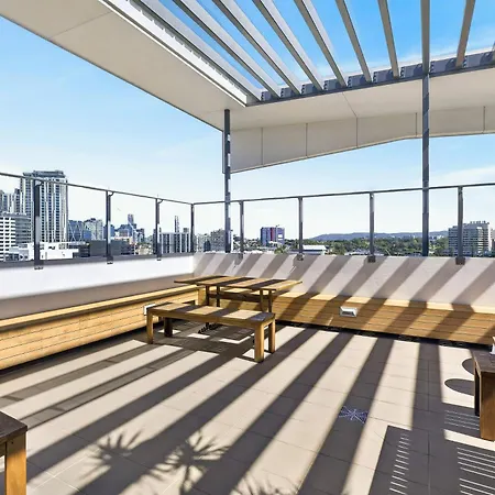 Luxury 2bed2bath With Pool, Parking, Gym And Views Apartment