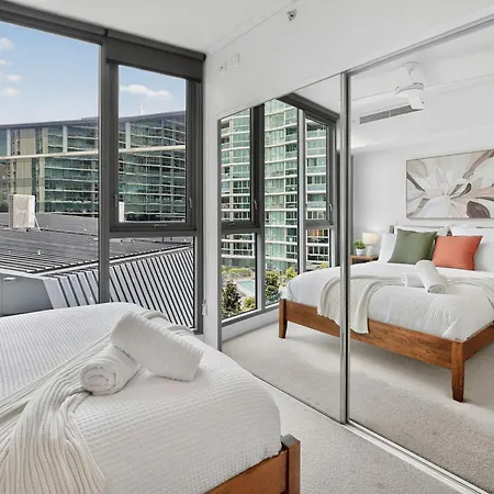Portside Luxe Retreat 2br Free Parking & Pool * Brisbane