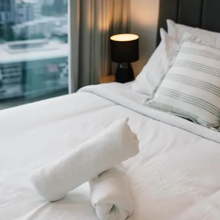 2b2b High Floor With Riverview & Parking * Brisbane