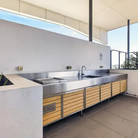 Luxury 2bed2bath With Pool, Parking, Gym And Views *