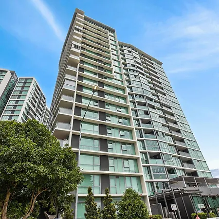 Apartment Portside Luxe Retreat 2br Free Parking & Pool *