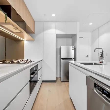 Apartment Landmark Queens Wharf 1br Wit Pool Gym And View *