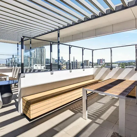 Luxury 2bed2bath With Pool, Parking, Gym And Views Brisbane