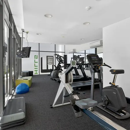 Apartment Luxury 2bed2bath With Pool, Parking, Gym And Views *