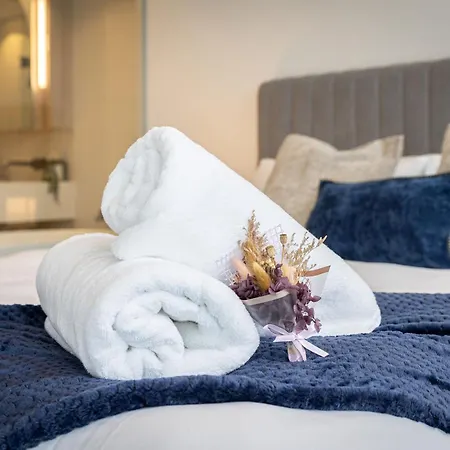 Apartment 3 Bedroom Luxury In The Sky