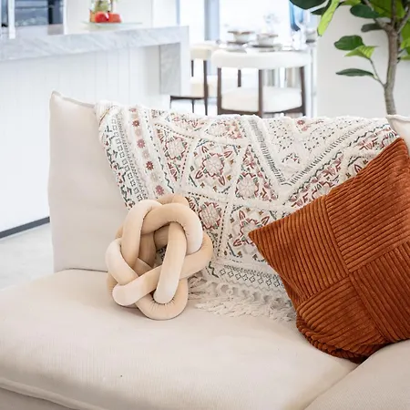 Apartment 3 Bedroom Luxury In The Sky Brisbane