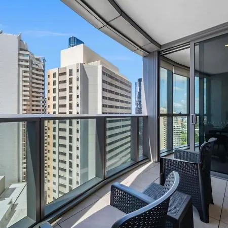 Landmark Queens Wharf 1br Wit Pool Gym And View Apartment