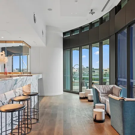 One Sky - Sleep 6 - Pools Cinema Sauna Gym Free Parking * Brisbane