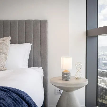 3 Bedroom Luxury In The Sky Apartment