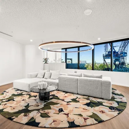 Landmark Queens Wharf 1br Wit Pool Gym And View