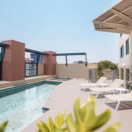 Two-bedroom Escape I Mantra On Queen *