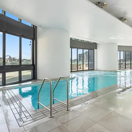 Apartment 2b2b High Floor With Riverview & Parking