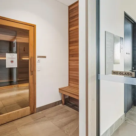 2b2b High Floor With Riverview & Parking * Brisbane