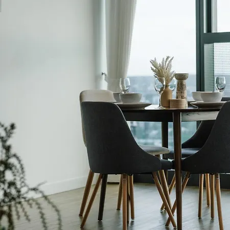 Apartment 2b2b High Floor With Riverview & Parking Brisbane
