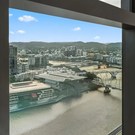 2b2b High Floor With Riverview & Parking Apartment *