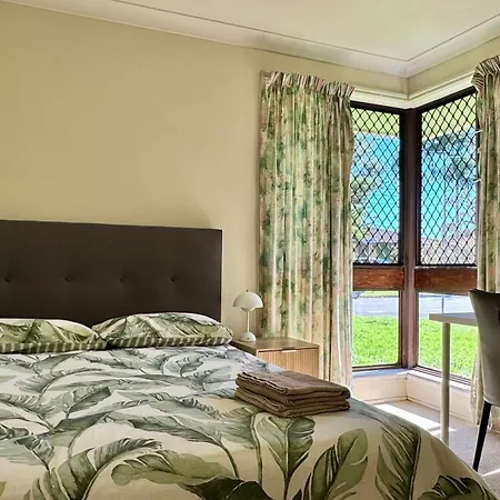 Homestay Walk To Market Square And Garden City! Macgregor *